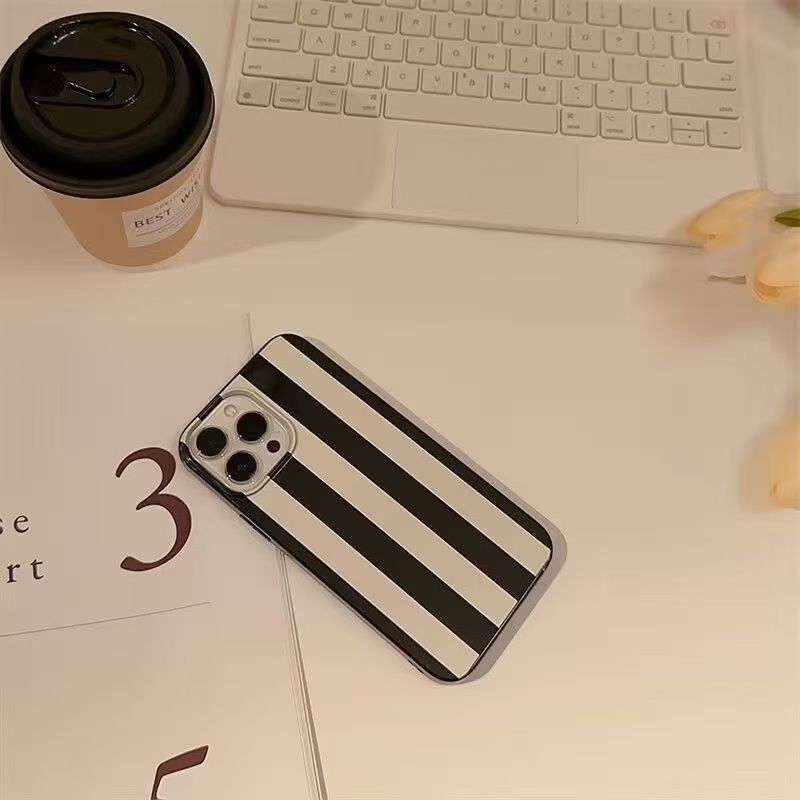 Small Niche Fresh Art Design W - Phone Cases Black recensie en prijs