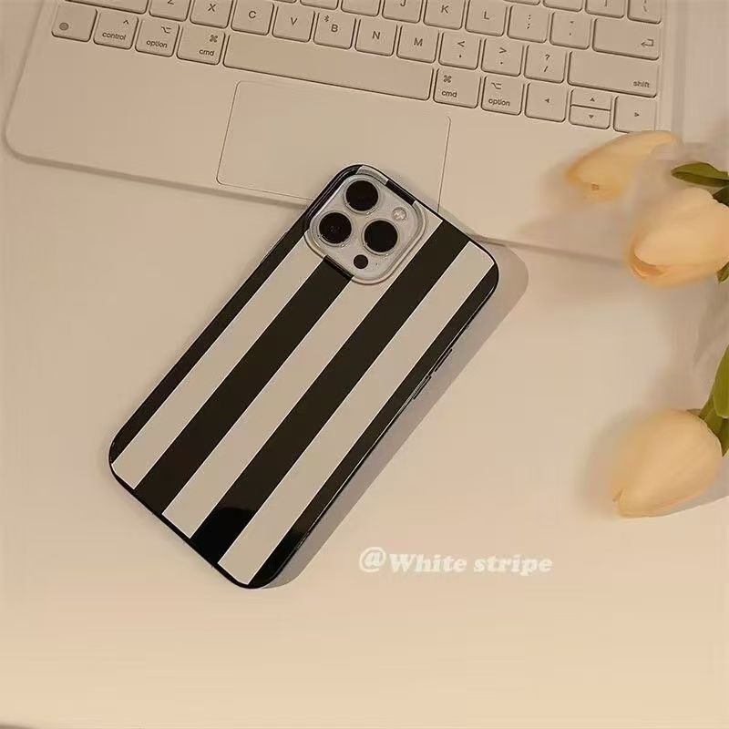 Small Niche Fresh Art Design W - Phone Cases Black recensie en prijs